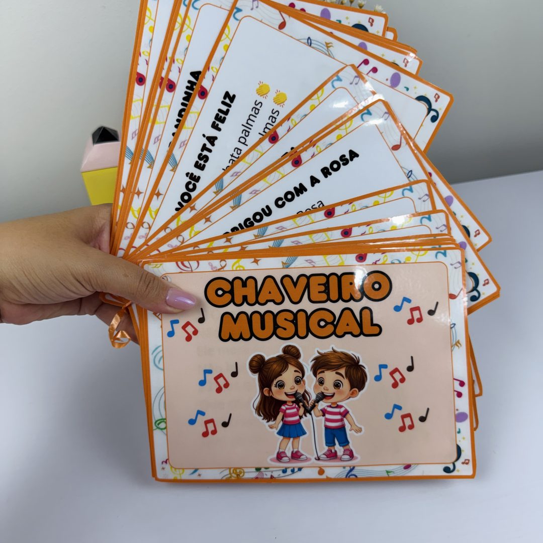 698 - CHAVEIRO MUSICAL